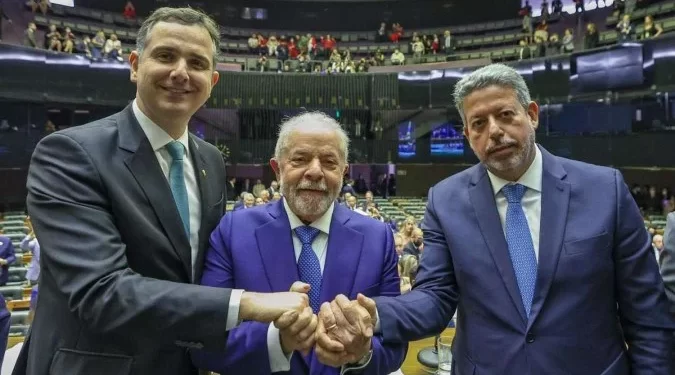 Após reunião com Lula, Pacheco diz que buscará consenso sobre MPs