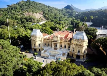 Governo do Rio começa a pagar piso da enfermagem a partir desta sexta