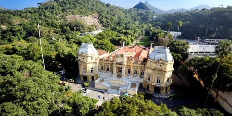 Governo do Rio começa a pagar piso da enfermagem a partir desta sexta