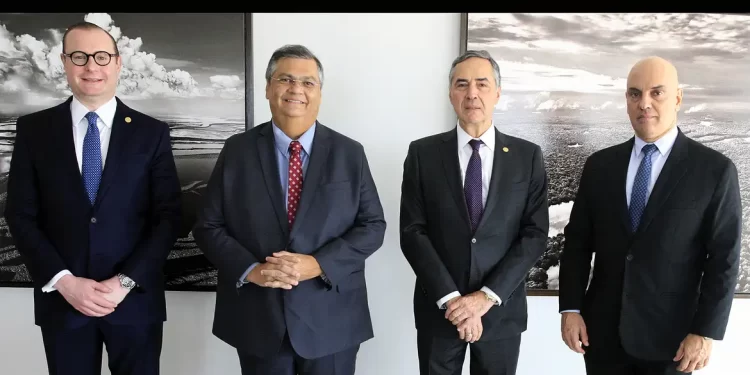 Posse de Flávio Dino no Supremo deve ser em 22 de fevereiro