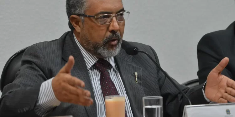 Comissão do Senado aprova redução de jornada sem corte no salário