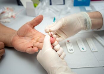 Casos de sífilis e de HIV/aids aumentam entre homens jovens