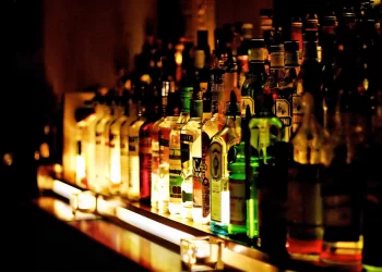 Bebida alcoólica é a real vilã da dieta nas festas de fim de ano e não a comida; veja a quantidade de calorias por drink