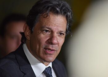 Cartão de crédito rotativo: juros cobrados não podem ultrapassar o valor original da dívida a partir de janeiro, diz Haddad