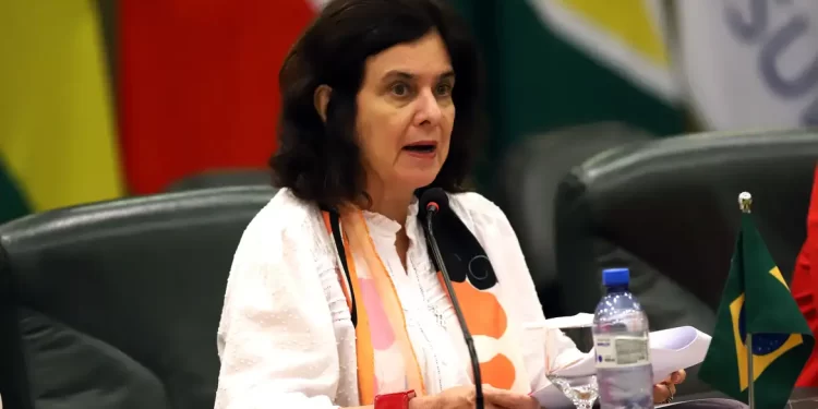 Covid-19: Saúde antecipa nova dose da bivalente para idosos