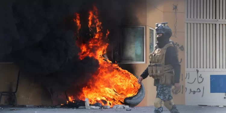 Embaixada dos EUA em Bagdá sofre ataque com foguetes