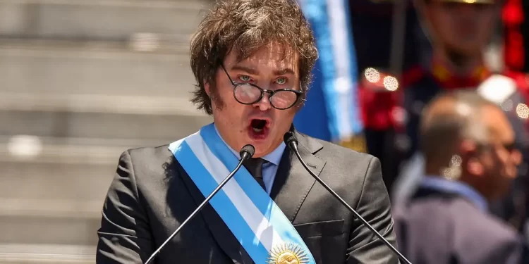 Milei diz que ajuste fiscal é única alternativa para a economia