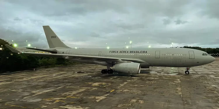 Grupo de 47 brasileiros e familiares consegue deixar a Faixa de Gaza