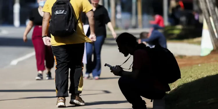 Em 2022, 10,9 milhões de jovens não estudavam, nem trabalhavam