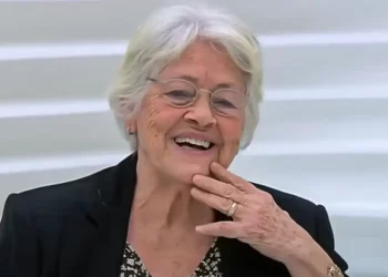 Poetisa Adélia Prado faz 88 anos e se prepara para lançar livro