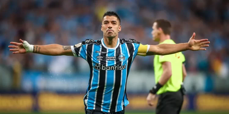 Suárez e Aline Gomes ganham Bola de Ouro do Campeonato Brasileiro