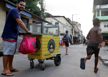 Percentual de pessoas em situação de pobreza cai para 31,6% em 2022