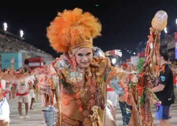 Ensaios técnicos levam emoção do público às escolas de samba do Rio