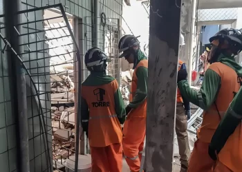 Sobe para cinco total de mortos em desabamento em Aracaju