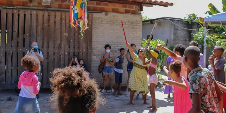Projeto ensina cultura africana e afro-brasileira com brincadeiras
