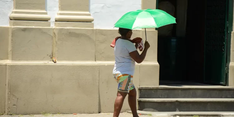 Sensação térmica supera 45°C no Rio às 9h da manhã