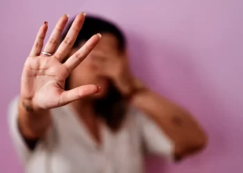 Cartilha reúne orientações às brasileiras no exterior sobre violência