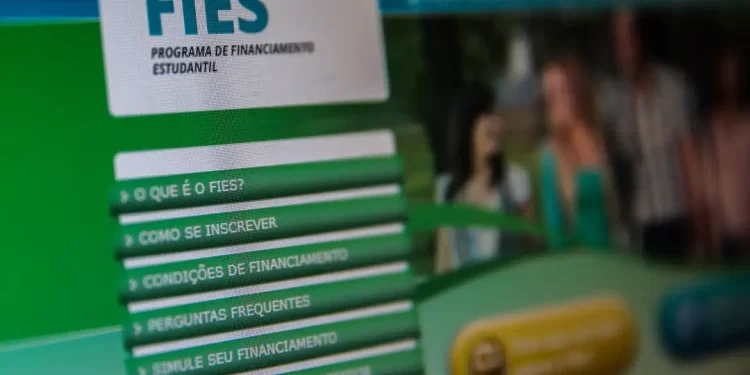 Ministério da Educação adia publicação de edital do Fies