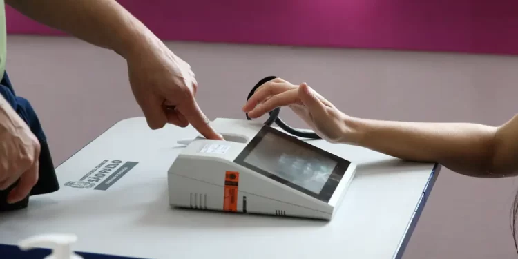 TRE-RJ faz campanha para concluir biometria de 4 milhões de eleitores
