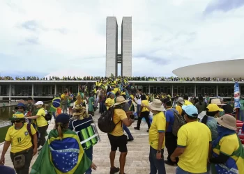 Câmara inaugura exposição para marcar um ano dos ataques de 8/1