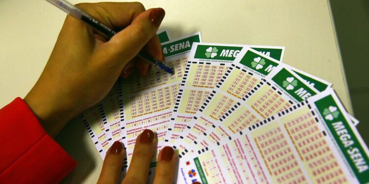 Mega-Sena acumula e próximo prêmio é estimado em R$ 38 milhões