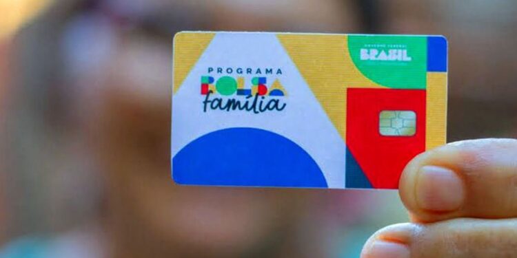 Caixa paga novo Bolsa Família a beneficiários com NIS de final 7