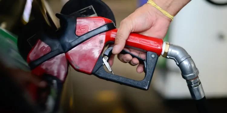 Cobrança integral de impostos sobre diesel retorna a partir de hoje