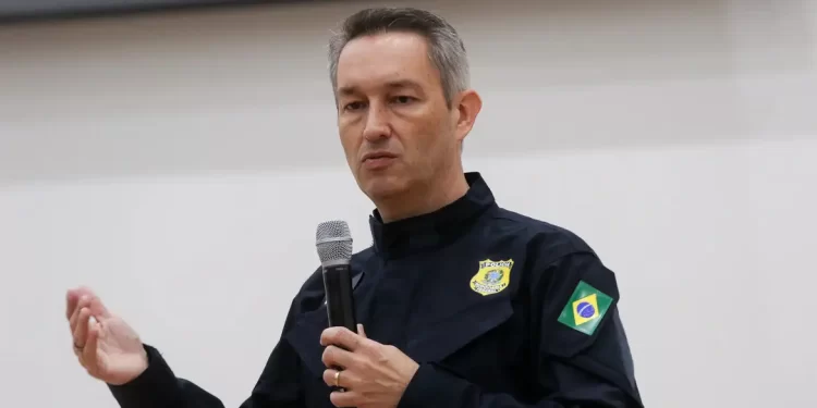 PRF começa a testar câmeras corporais no segundo semestre no Rio