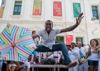 Carnaval de Recife homenageia Chico Science e Lia de Itamaracá