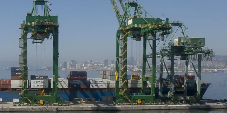 Balança comercial tem superávit de US$ 6,527 bilhões em janeiro