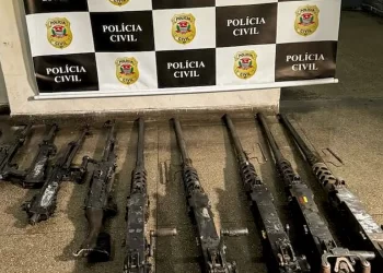 Militares e civis são denunciados por furto de metralhadoras