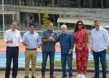 Lula lança pedra fundamental do IFRJ no Complexo do Alemão
