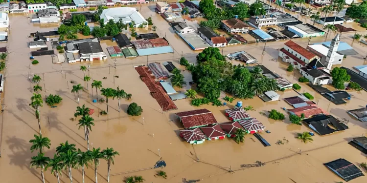 Brasileia, no Acre, têm a maior cheia já registrada na história