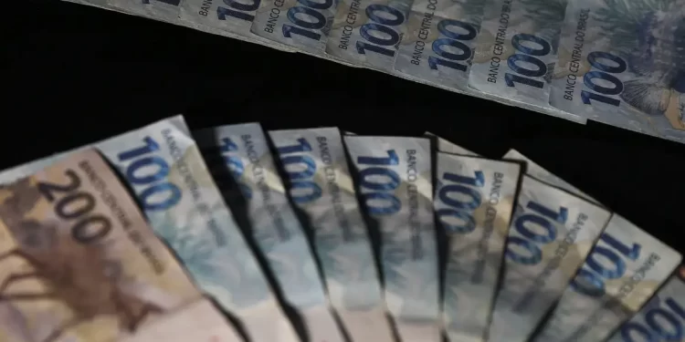 Setor público teve déficit de R$ 249 bilhões no ano passado