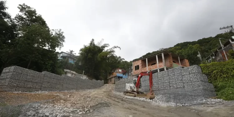 Cemaden indica risco alto para deslizamento em São Sebastião