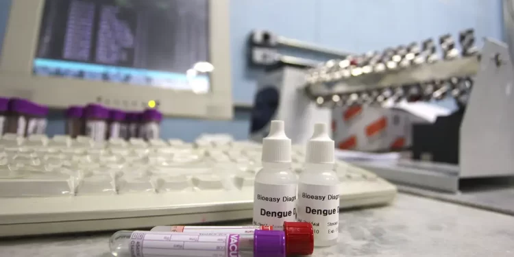 Preços do exame de dengue variam até 276% entre laboratórios do Rio