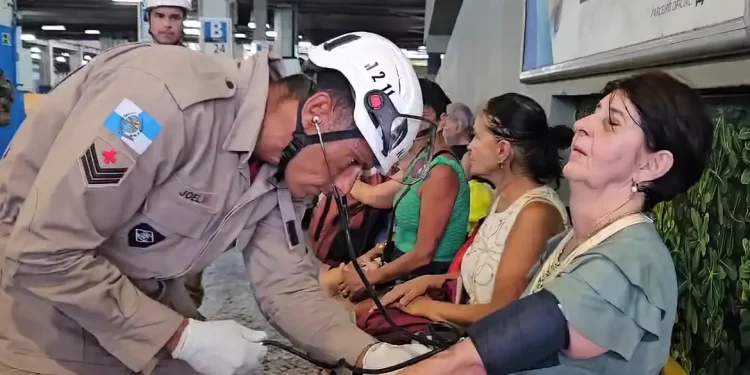 Passageiro baleado em rodoviária do Rio tem quadro crítico