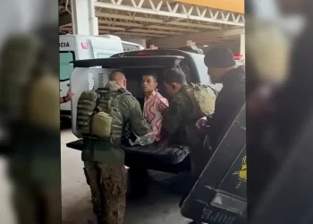 Sequestrador de ônibus é transferido de delegacia para presídio