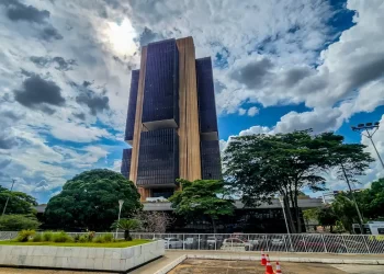 Brasileiros ainda não sacaram R$ 7,79 bi de valores a receber
