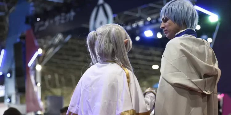 Fantasiar-se é terapêutico, dizem jovens em evento geek em Brasília