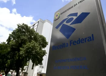 Autuações da Receita Federal sobem 65% em 2023 e somam R$ 225,5 bi
