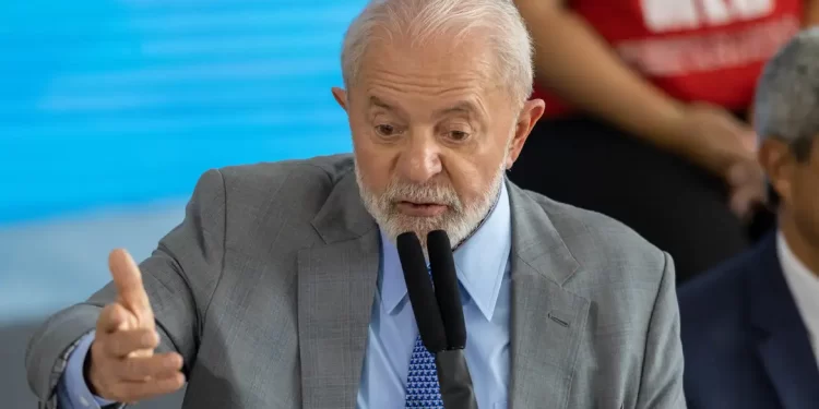 Lula embarca para a Colômbia na terça-feira
