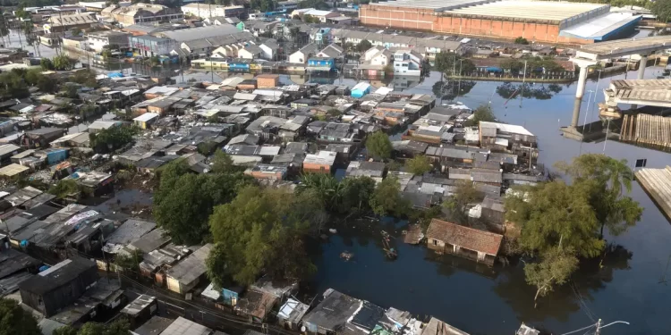 Porto Alegre quer elevar auxílio para R$ 1 mil a famílias afetadas