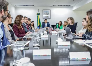 AGU anuncia acordo com plataforma para combater desinformação sobre RS