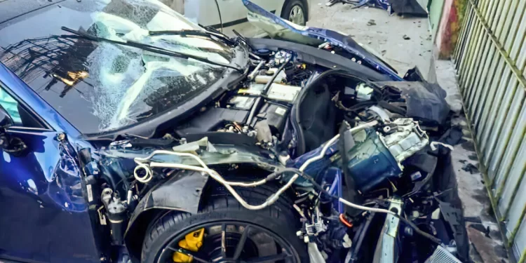 Condutor de Porsche que matou motorista em acidente está foragido
