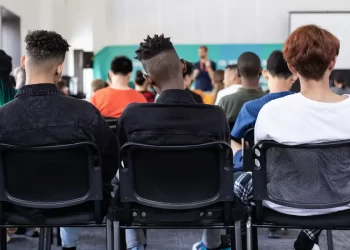 Aulas retornam a partir desta terça no RS; capital segue sem previsão