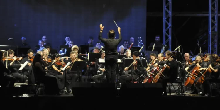 Orquestra Santoro completa 45 anos de histórias e saudades