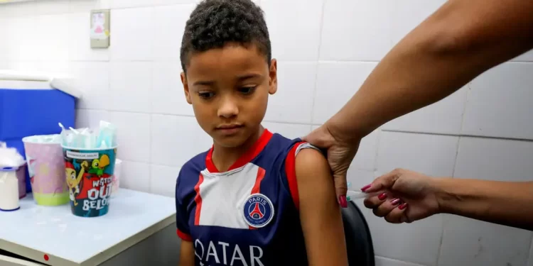 Dengue: Brasil aplicou 2 milhões de total de 4,7 milhões de doses