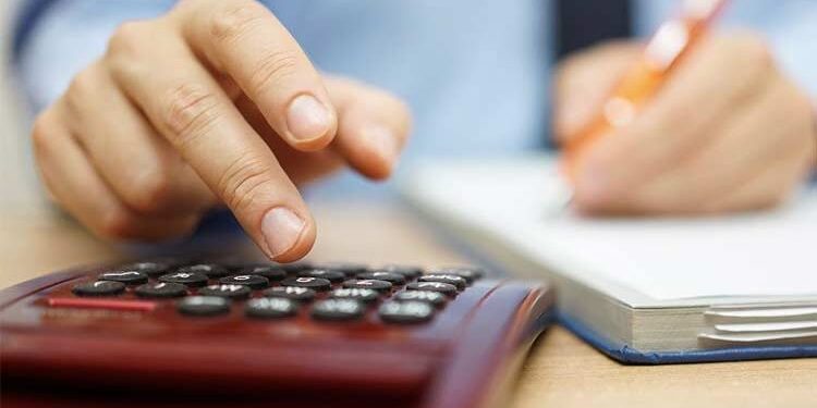 Economia Proposta de Orçamento prevê pequeno superávit de R$ 3,7 bi em 2025