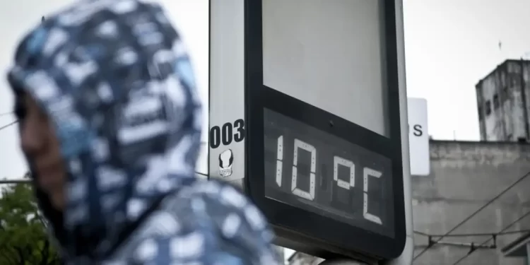 SP: sol aparece no decorrer do dia com temperatura em elevação